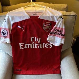 Mesut Özil Jersey Arsenal Men’s Medium